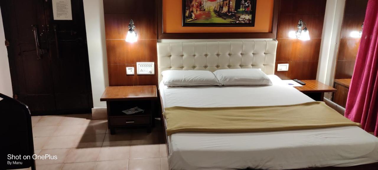 Hotel Peninsula Thrissur Exterior photo