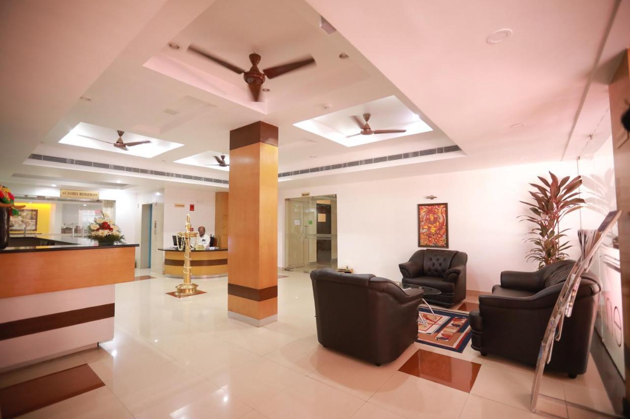 Hotel Peninsula Thrissur Exterior photo