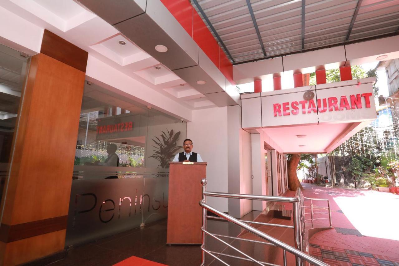 Hotel Peninsula Thrissur Exterior photo