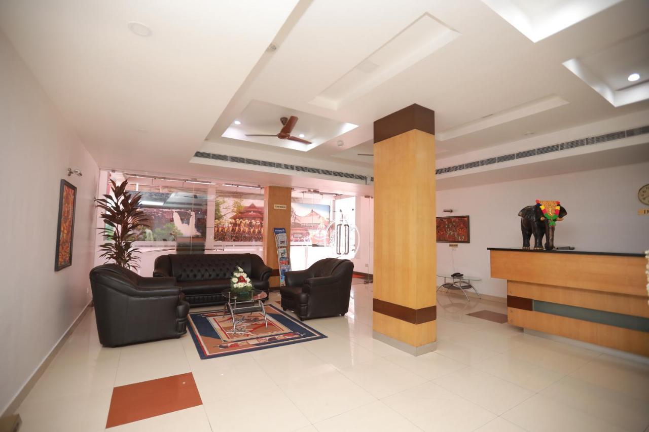 Hotel Peninsula Thrissur Exterior photo